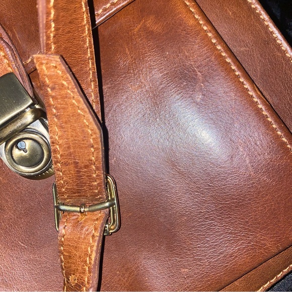 Wilsons Leather Tan Crossbody Bag (briefcase) - Picture 2 of 16